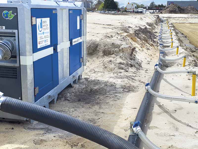 Pompe à vide avec pointes filtrantes installées et alignées